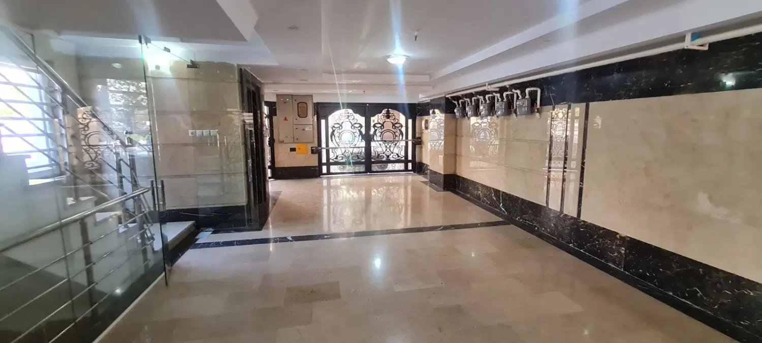 ۸۳ متر شاهین جنوبی
