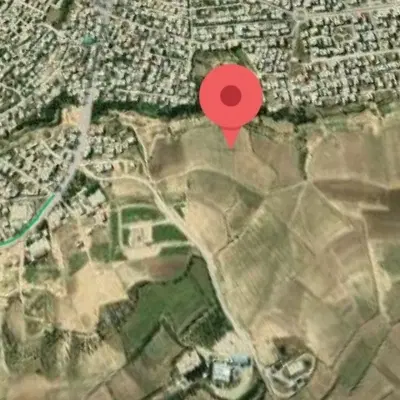 زمین ۲۴۰ متری