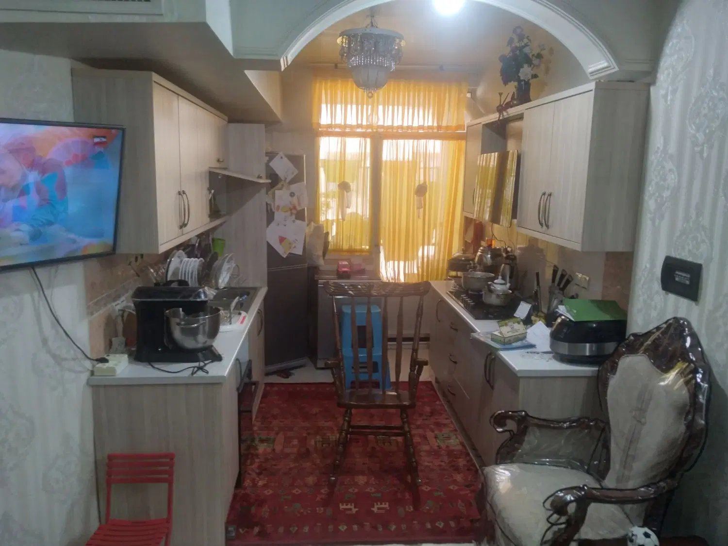 روبروی مترو مجتمع ثمین