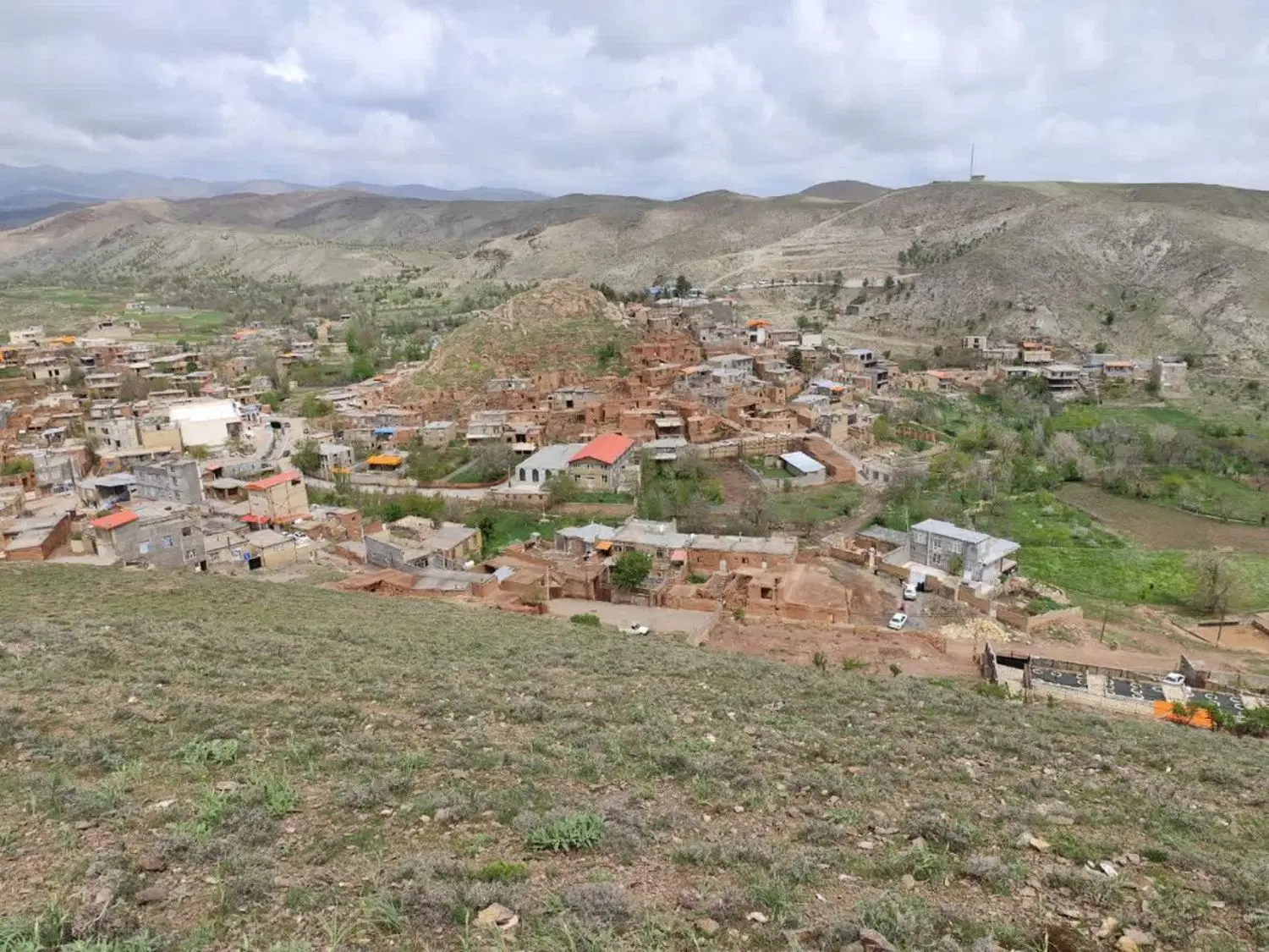 زمین فروشی در روستای ییلاقی دهسرخ
