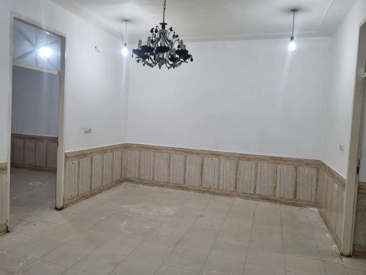 رهن کامل منزل دوخوابه مرکز شهر