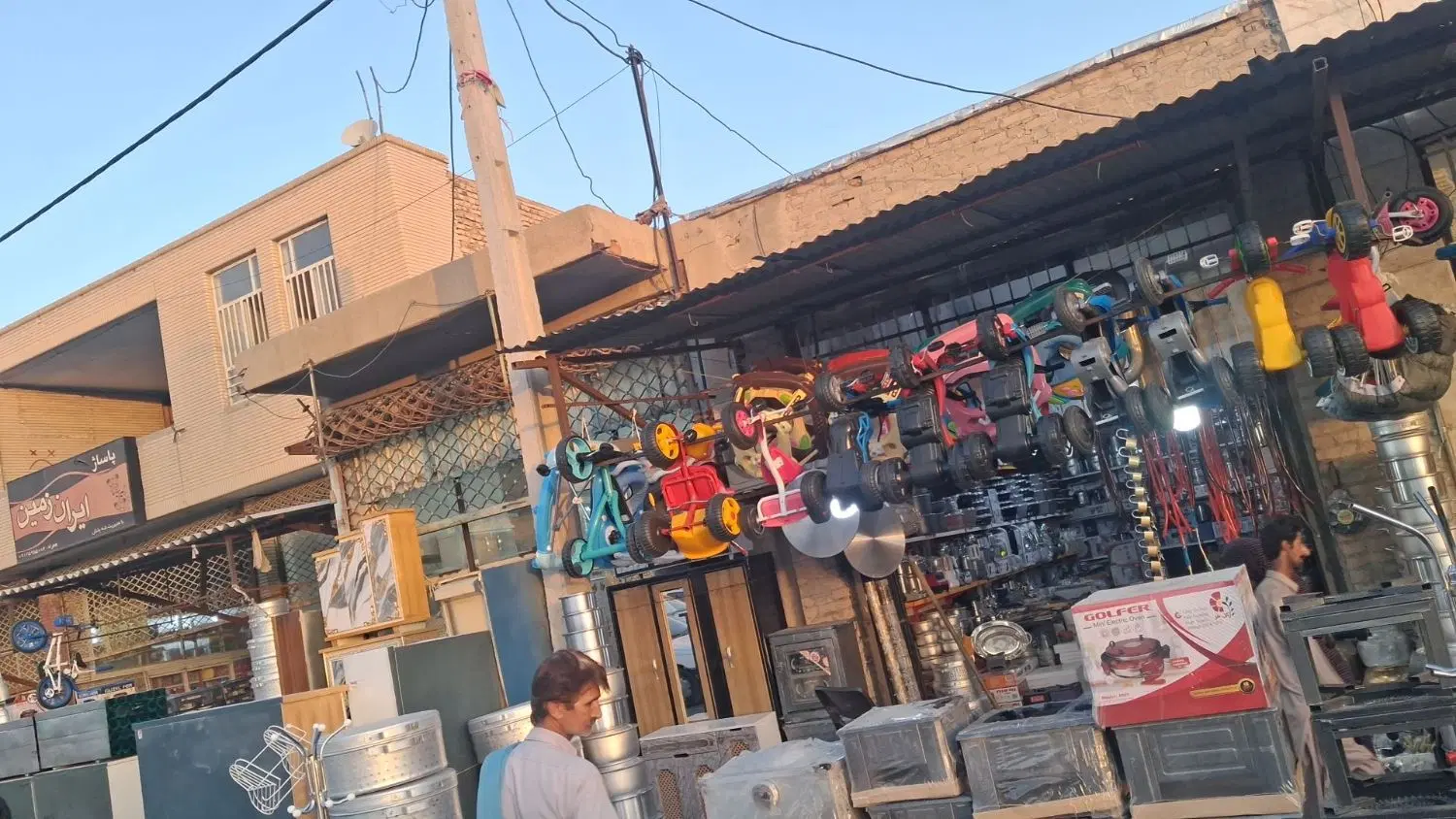 ایرانشهر مغازه خیابان امام روبروی قله