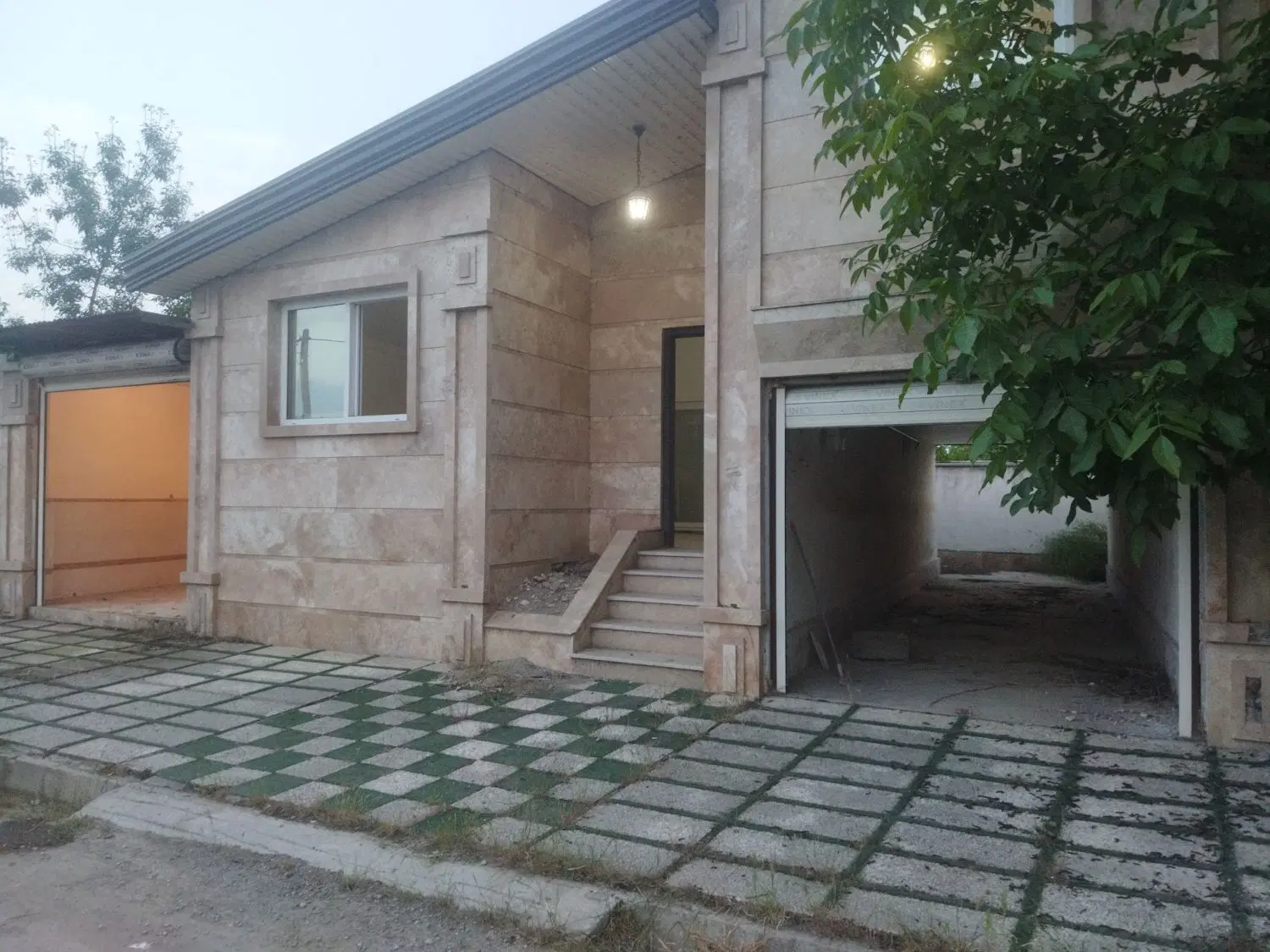 خانه ویلایی صفر به همراه مغازه