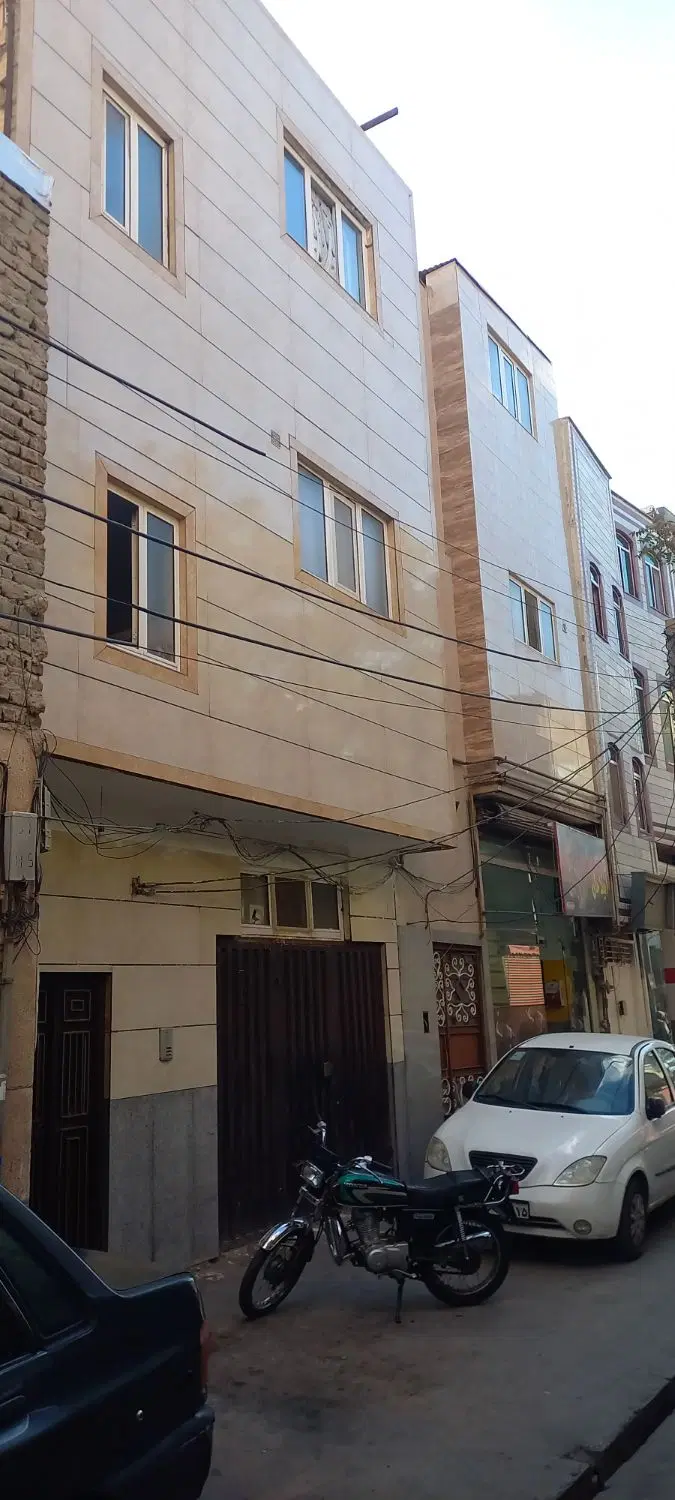 خانه دو و نیم طبقه در پاسداران