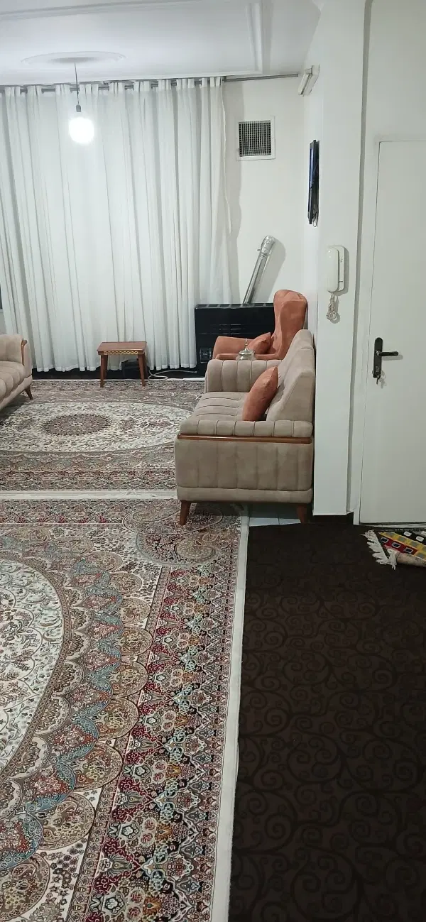 فروش آپارتمان ۷۰ متری در حصارک پایین