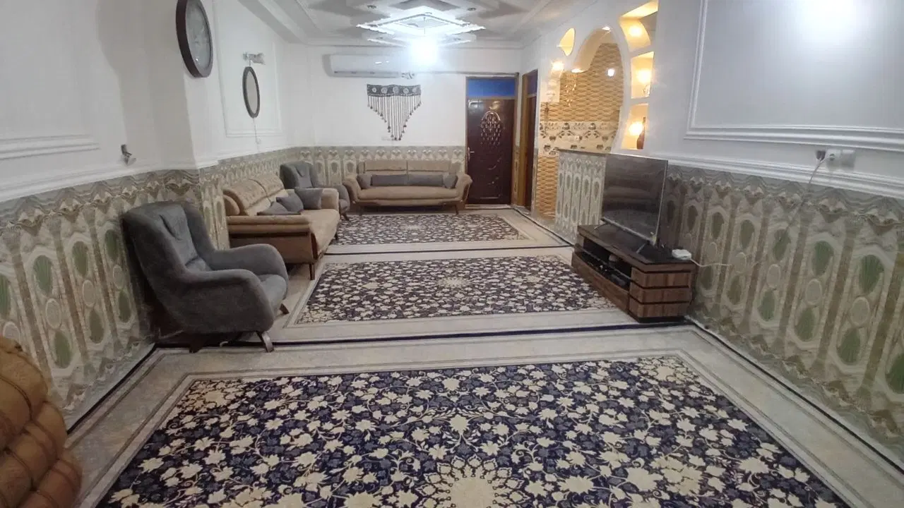 اجاره طبقه اول از آپارتمان سه واحدی مرکز شهر