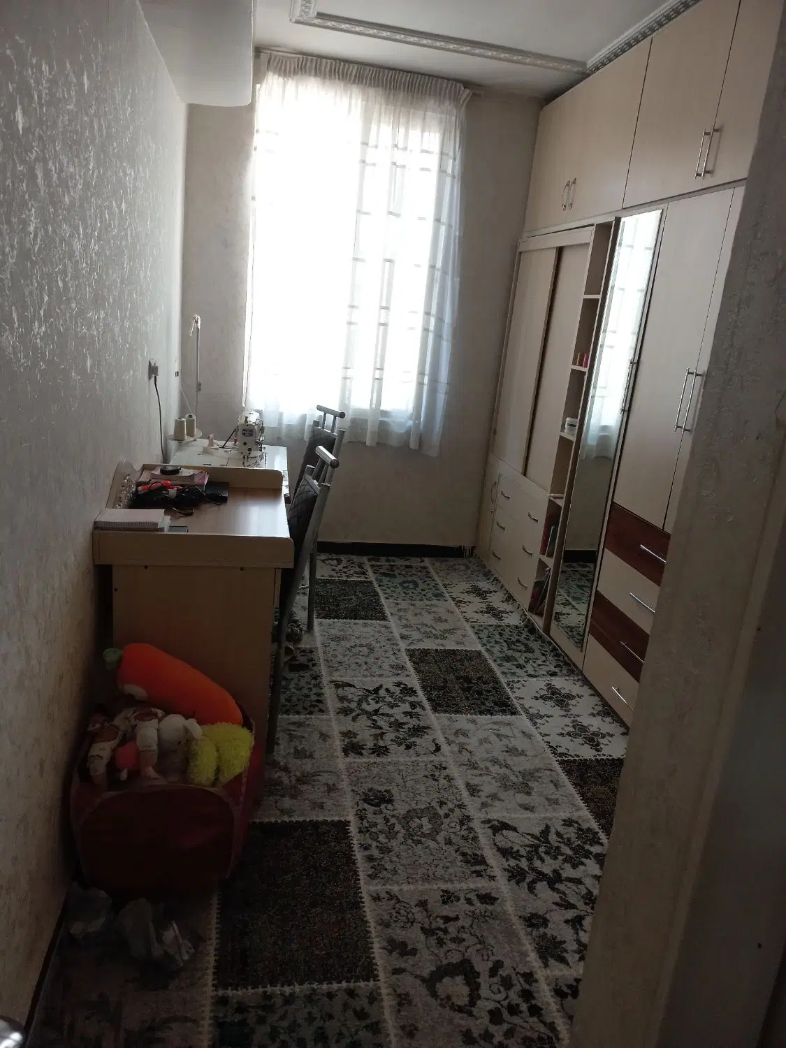 واحد 63 متری بهارستان ۴