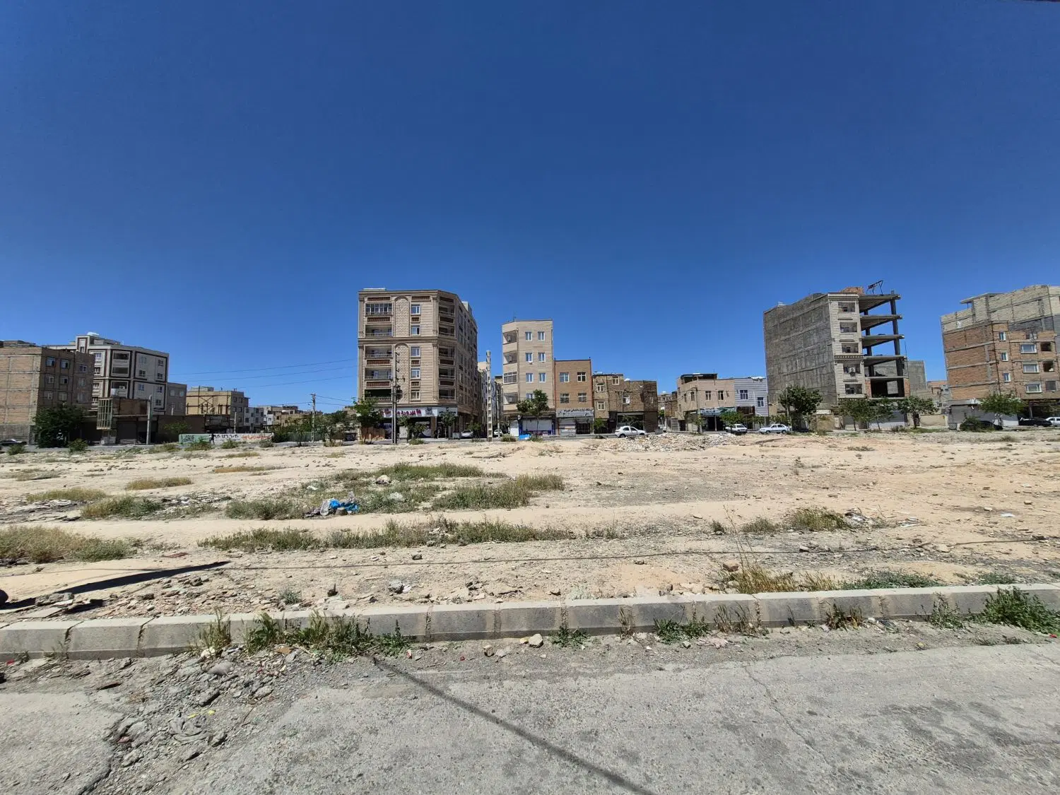 زمین مسکونی