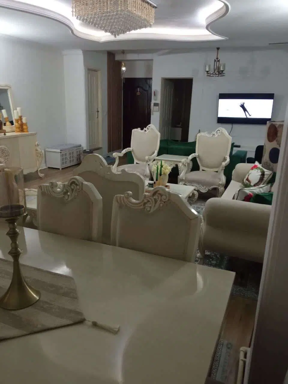 رهن کامل، کوی گوهر