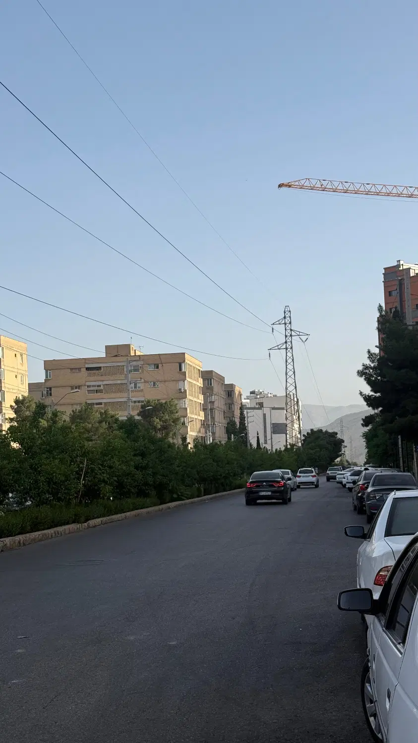 ۲۱۰متر نوساز  ۳خواب بلوار دکتر حسابی
