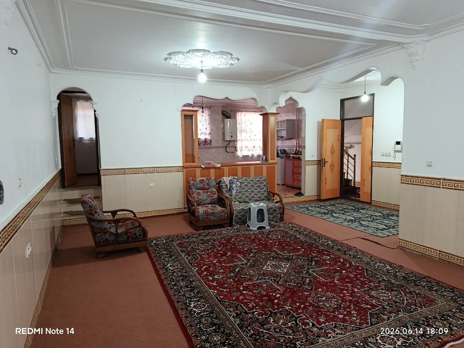 حیاط دو طبقه در اسکو