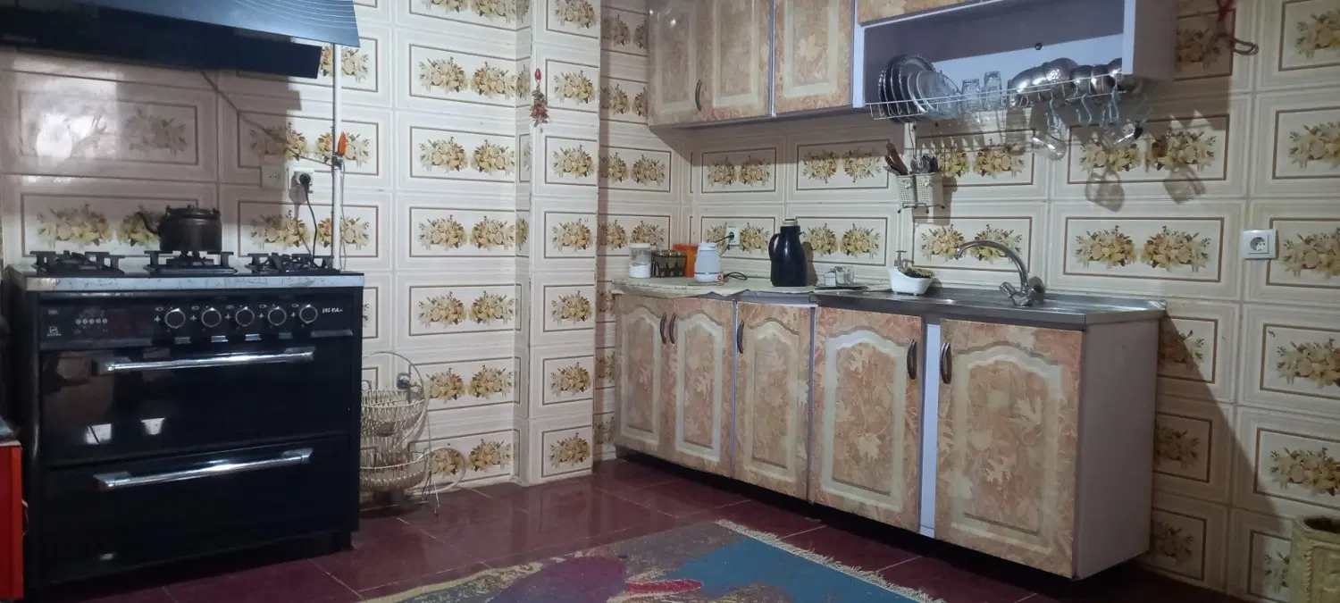 اجاره طبقه دوم خانه ی ویلایی  در هشت بنگله