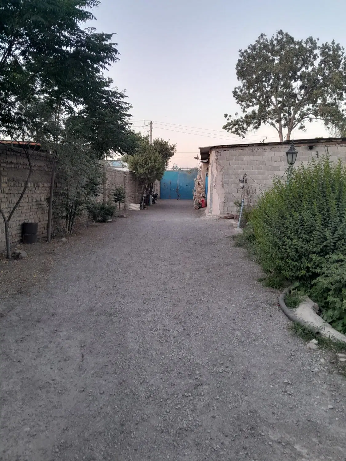 کارگاه تجاری۱۰۰۰ متری