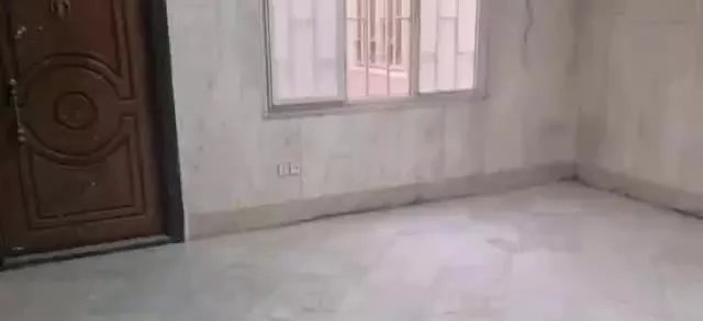 ۱۱ وحد اداری پاکدشت تهاتر با آپارتمان اصفهان