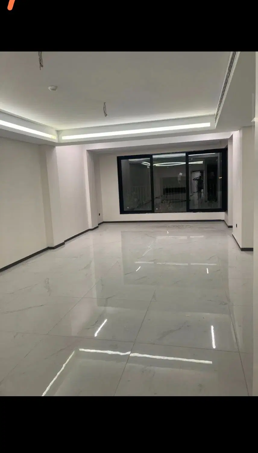 مرزداران ۱۶۵ متر ۳ خ طبقه ۳ فول ۲ پارکینگ سندی