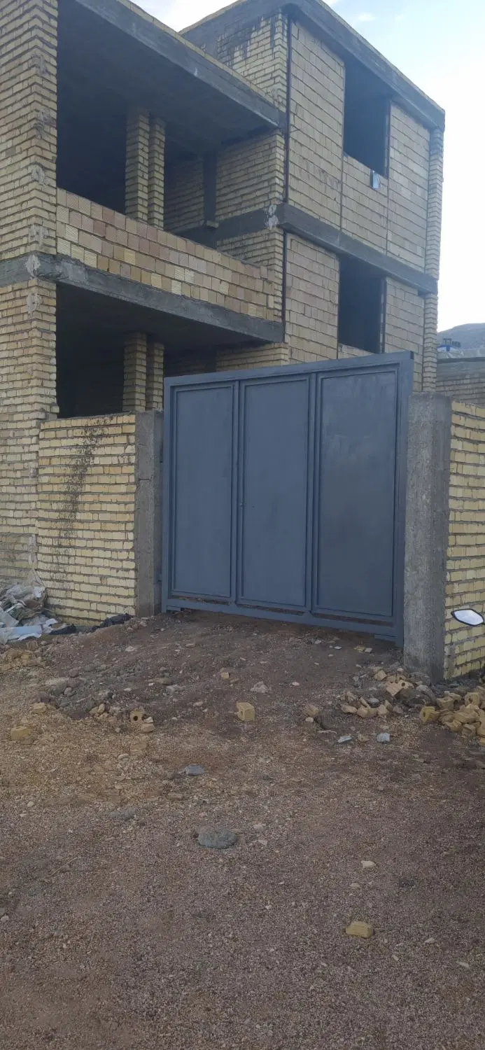 خانه دوطبقه درمحمودآباددوبلکس ۴۰۰مترزیربنا۲۱۰مترزم