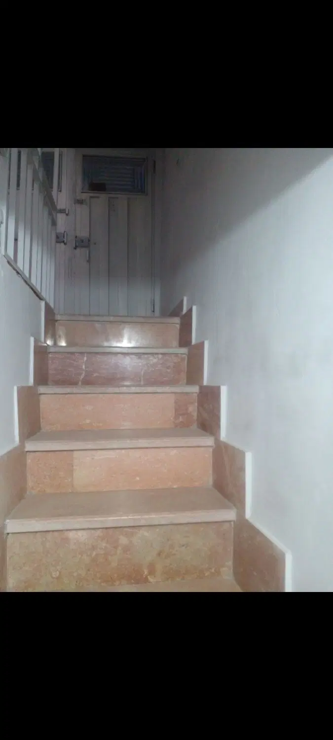 زیرزمین تجاری راه جدا