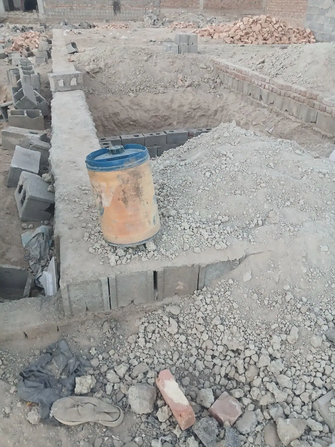 زمین دایی اباد