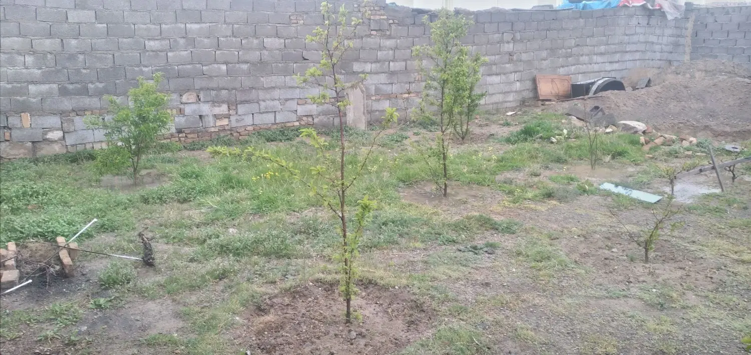 زمین حصار باغچه