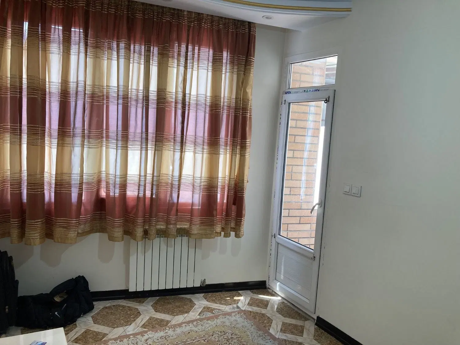 آپارتمان تک واحدی با پارکینگ
