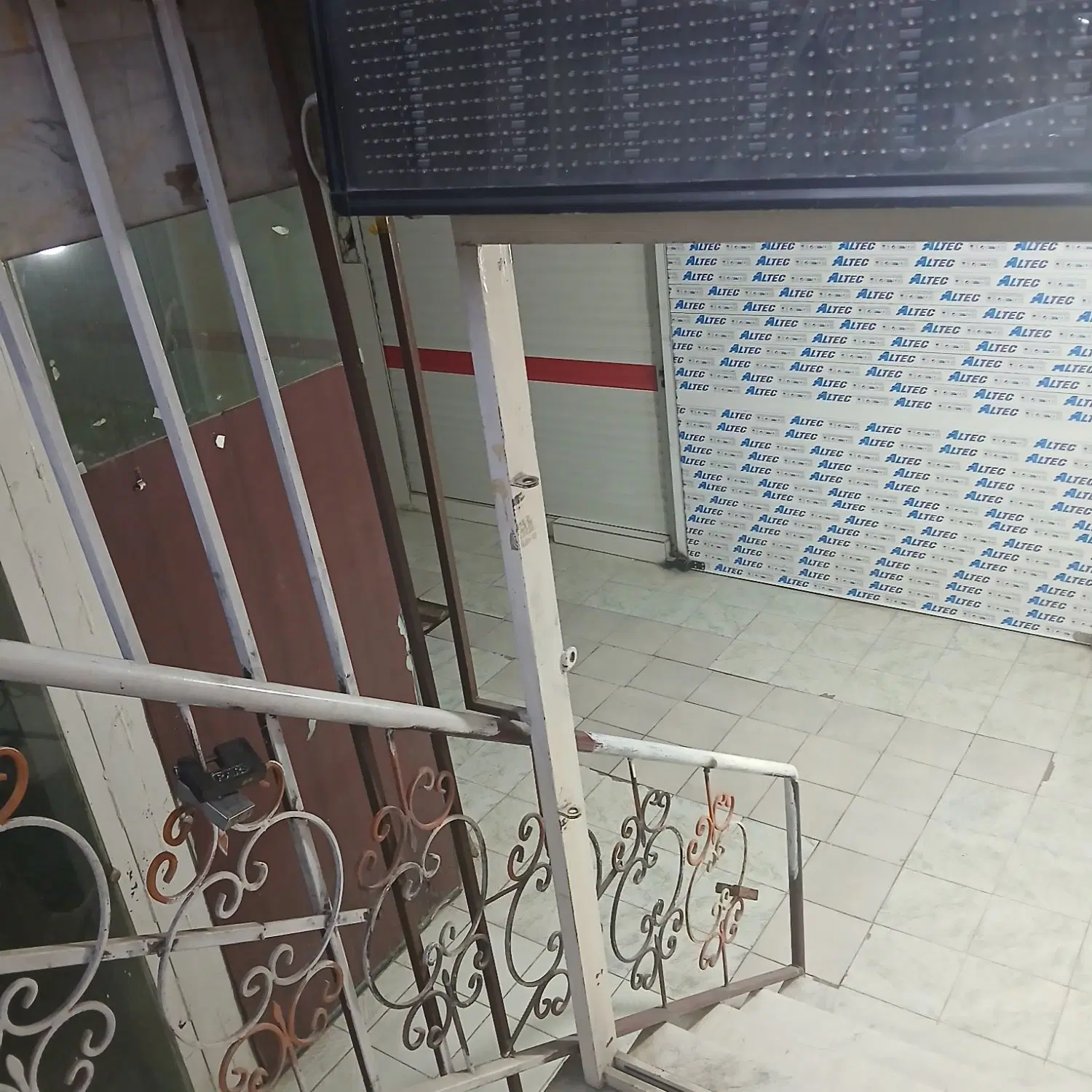 اجاره مغازه دوازده متری در شهرک معلم خیابان عطار