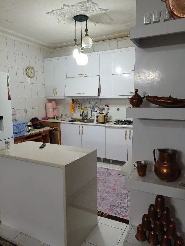 آپارتمان ردانی پور . دارای دو پارکینگ مسقف
