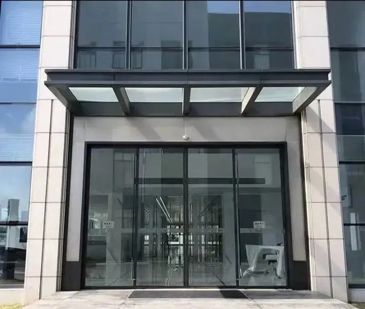 ۲۰۰ متر مغازه _ بر ۶۰ متری