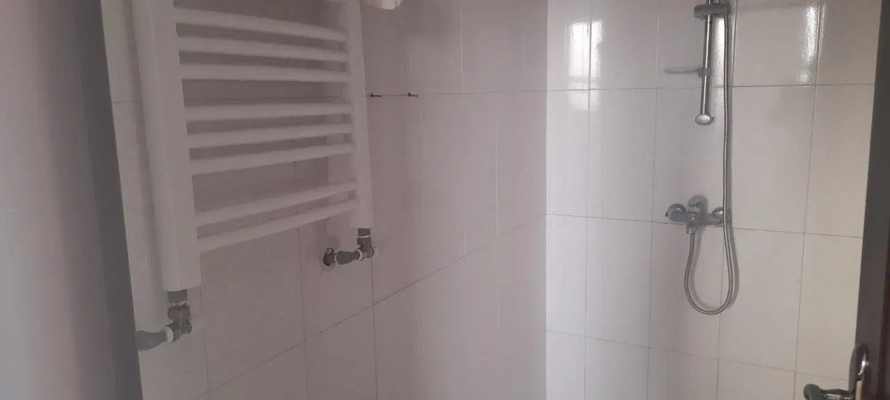 آپارتمان سه خواب غرق نور