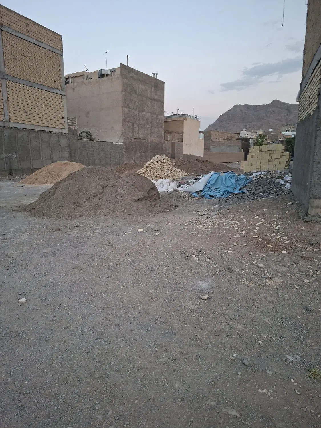 زمین مسکونی