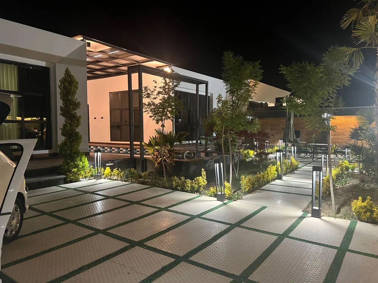 ویلاسوپرمدرن چهارباغ به شرط