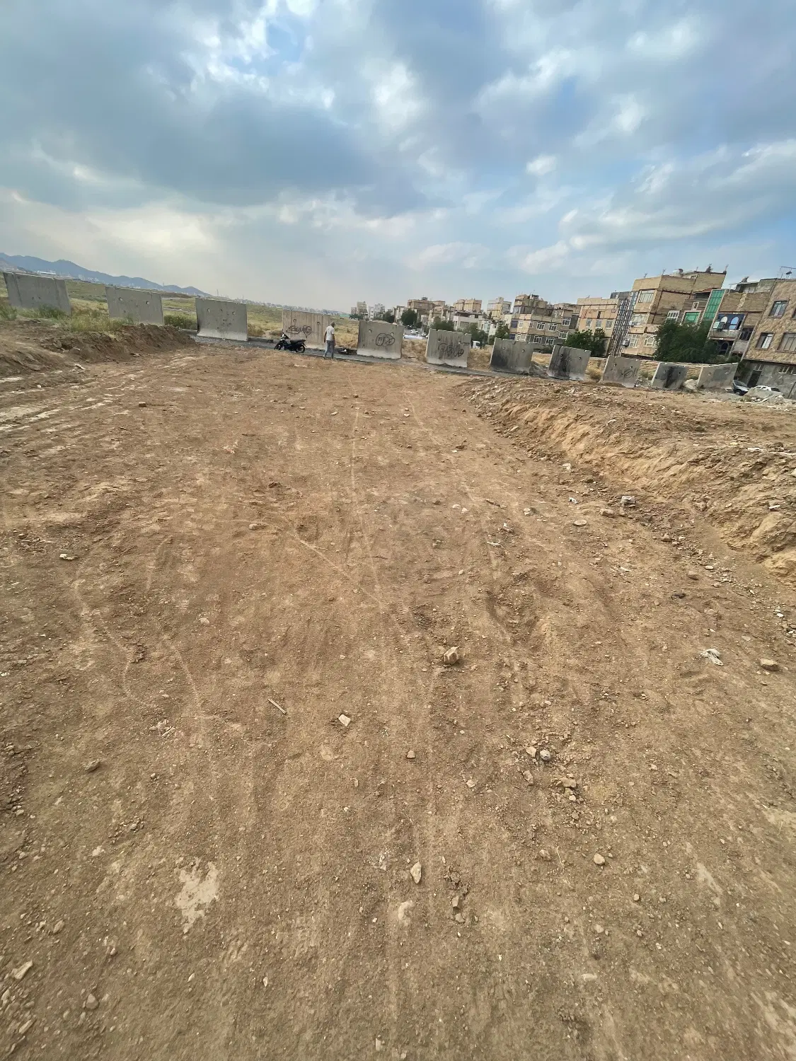 زمین ۲۵۰ متری با مجوز ساخت