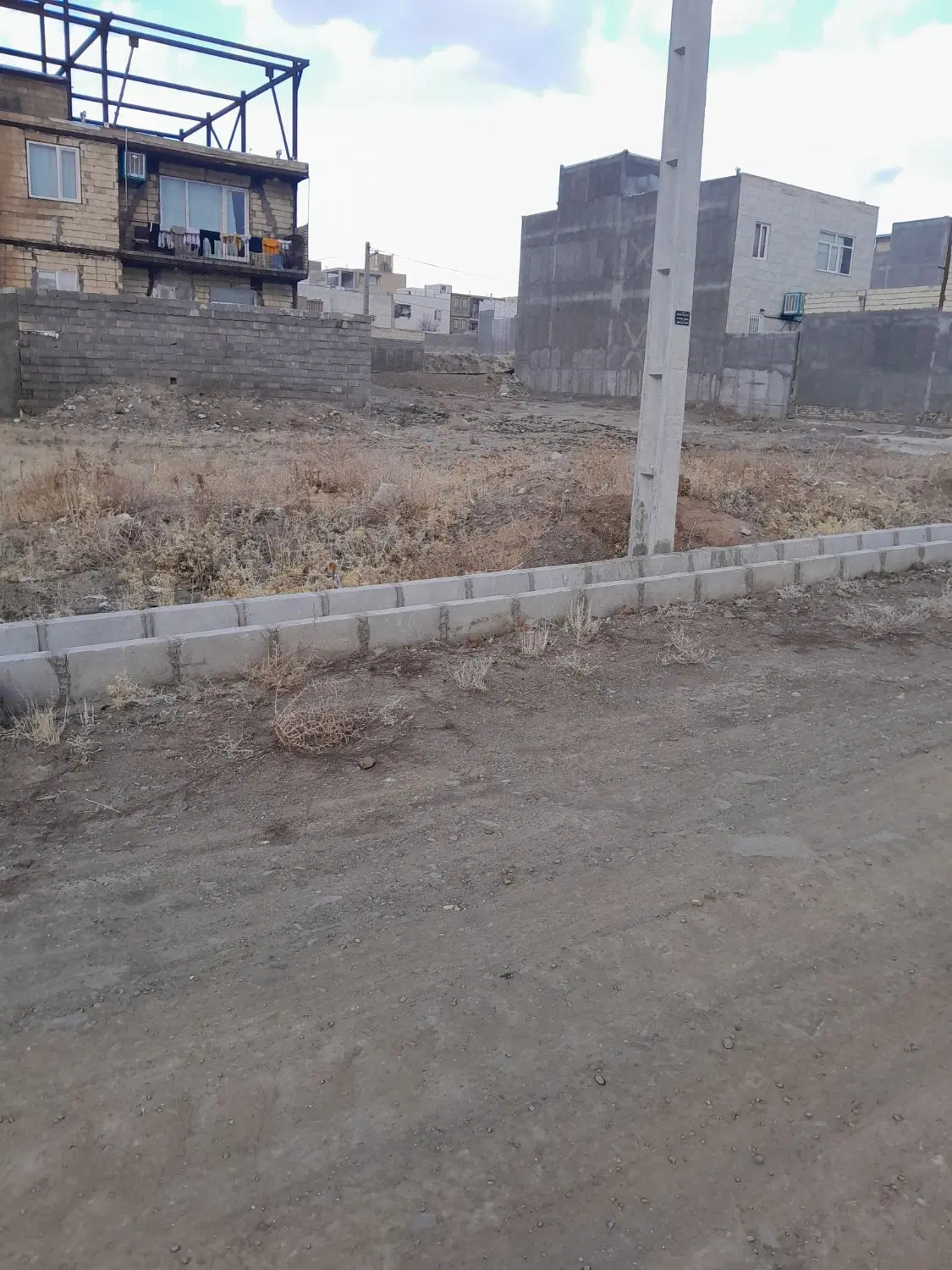 زمین فروشی ازنا
