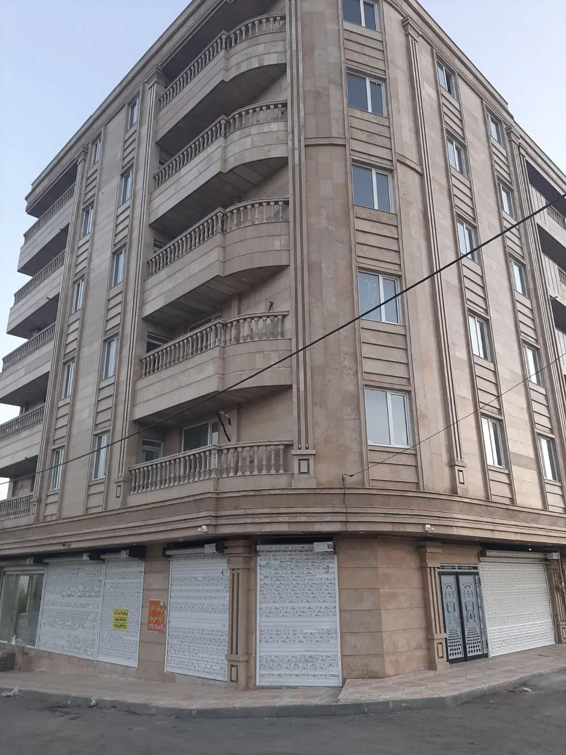 آپارتمان ۱۲۰ متر سند آماده