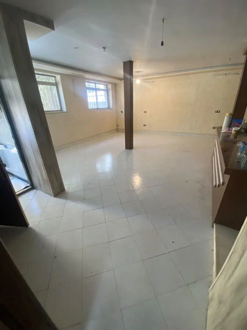 آپارتمان بامغازه تجاری