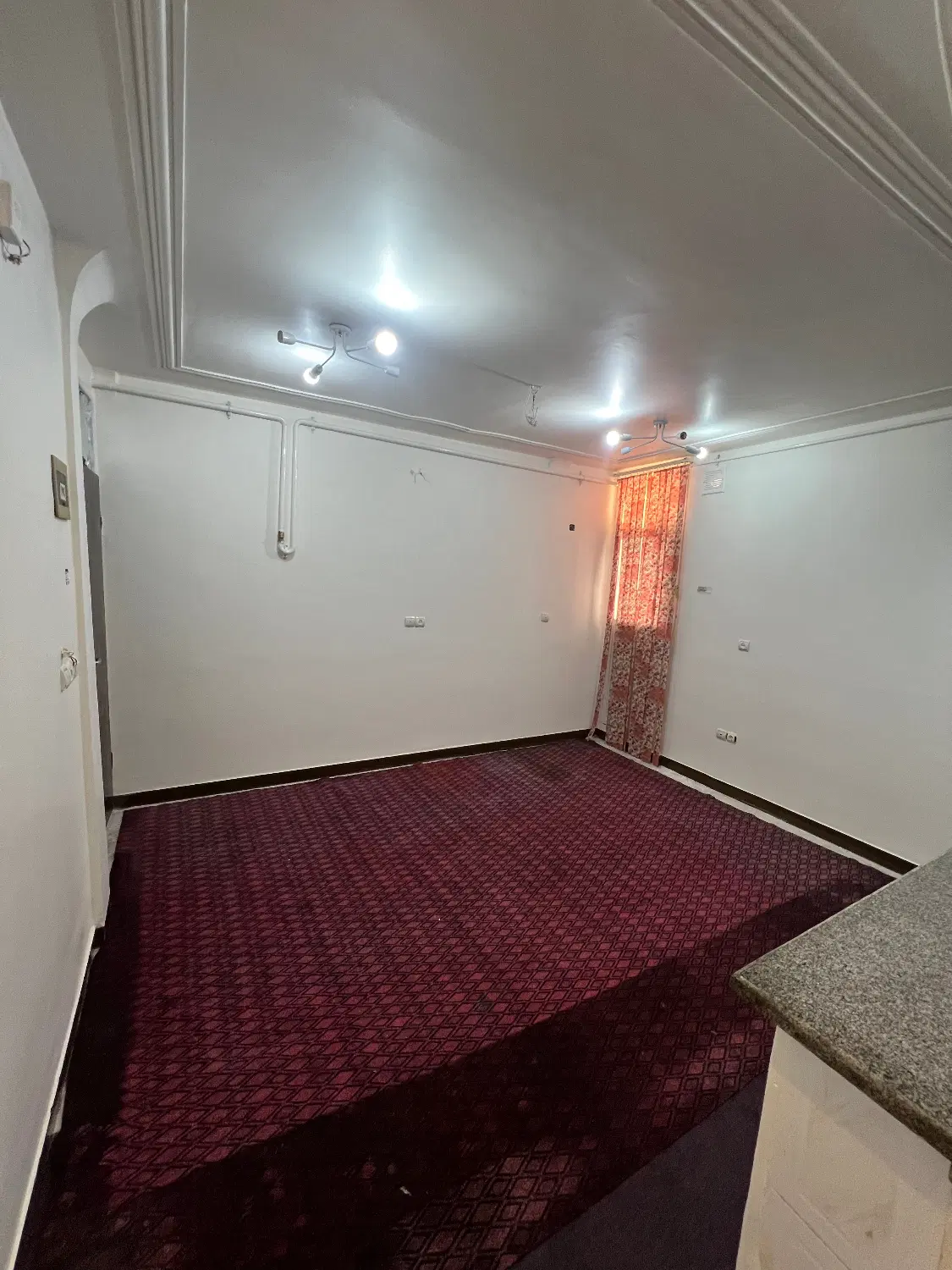 فروش تک خواب با آسانسور