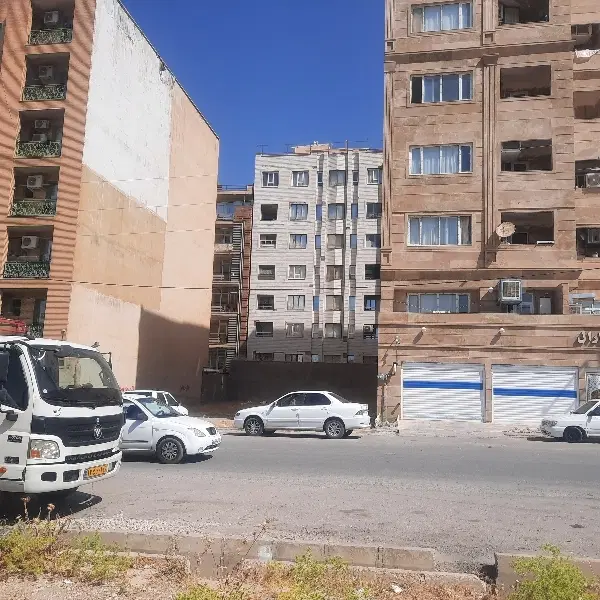 زمین تجاری  در بر اصلی خیابان گلستان