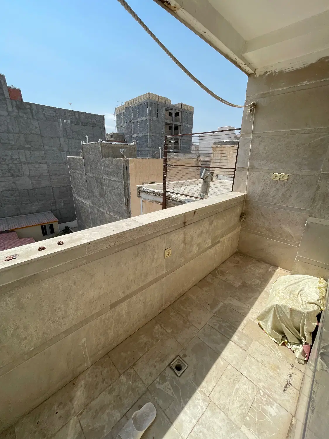 فروش۱۰۰‌ متری (۱۷ شهریور)