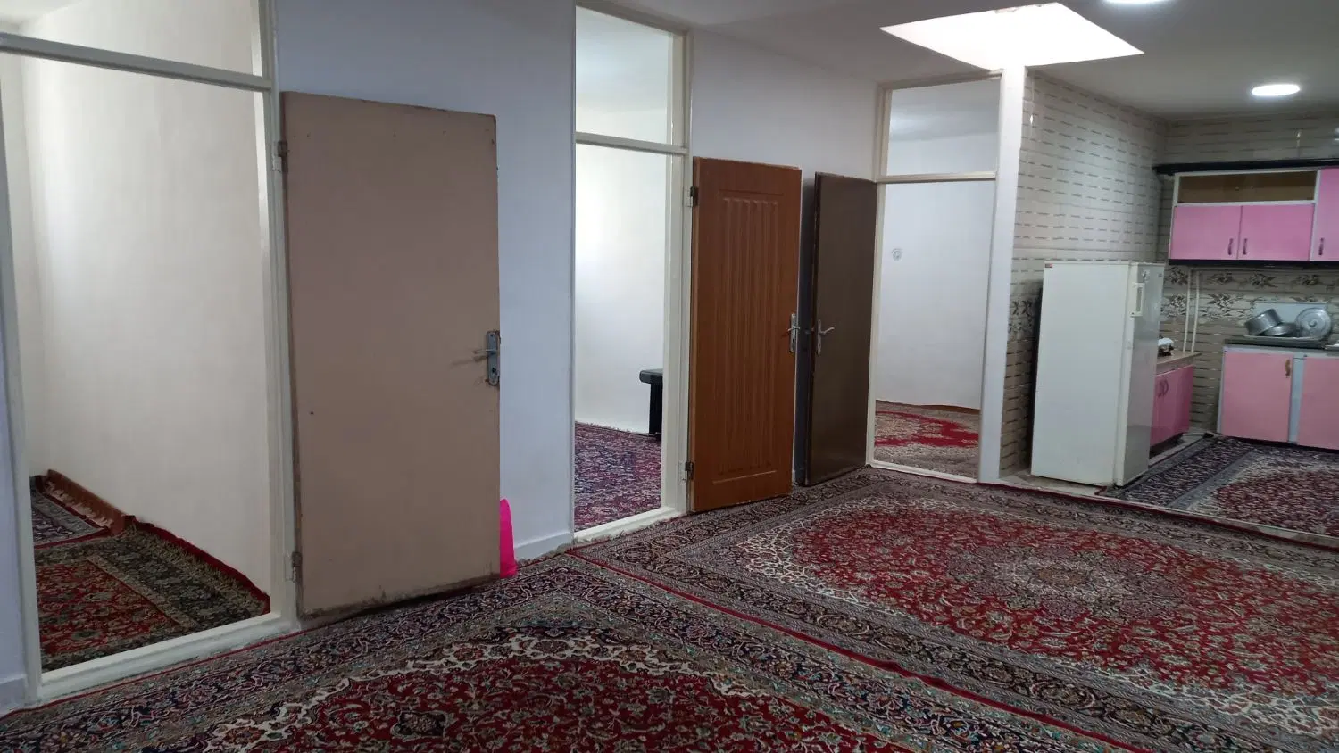 خونه متراژ ۱۳۰ متر  ۴ خوابه دربست راه جدا