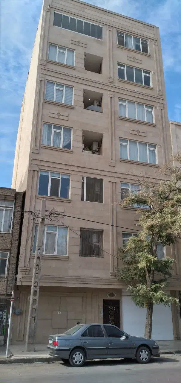 آپارتمان ۱۳۰متری
