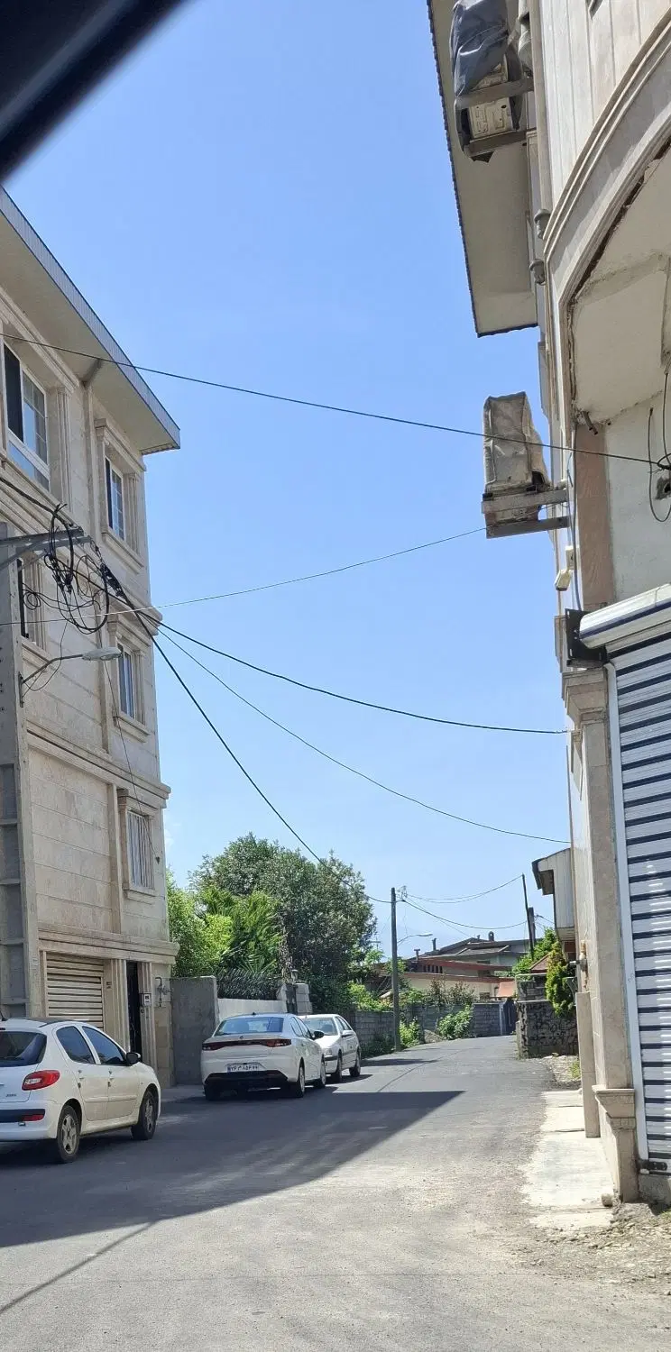 زمین با سندتک برگ داخل بافت شهر