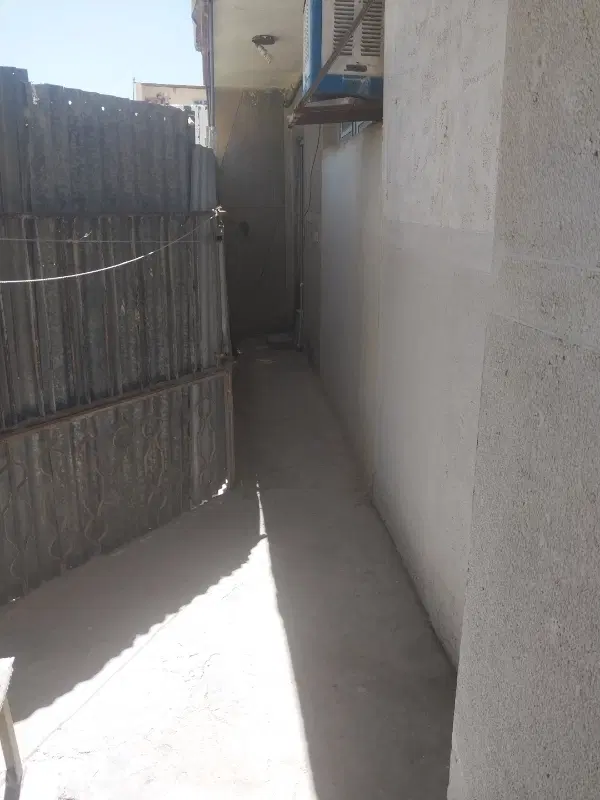 طبقه بالا راه جدا