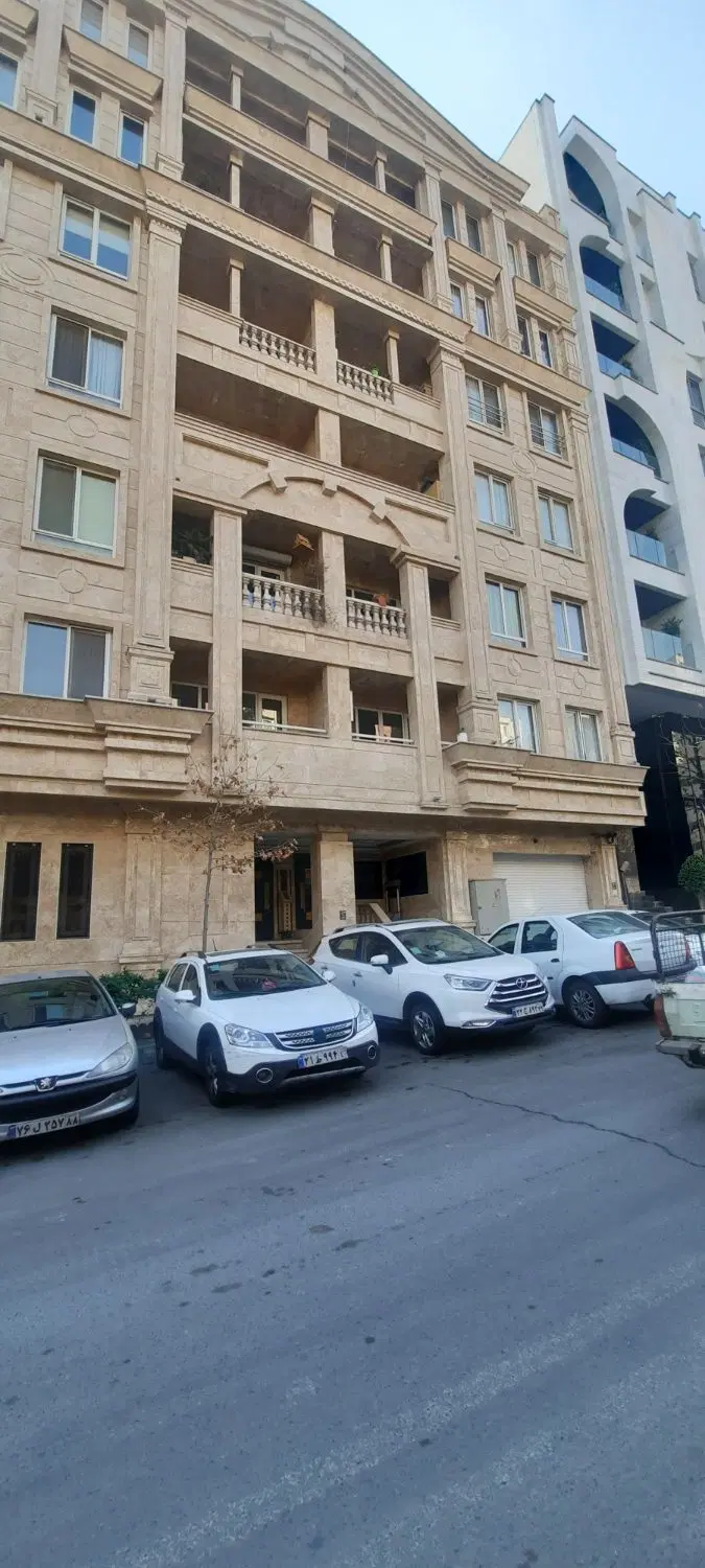 ۱۴۵متر _سعادت آباد ، کاج_ بالکن قابل چیدمان