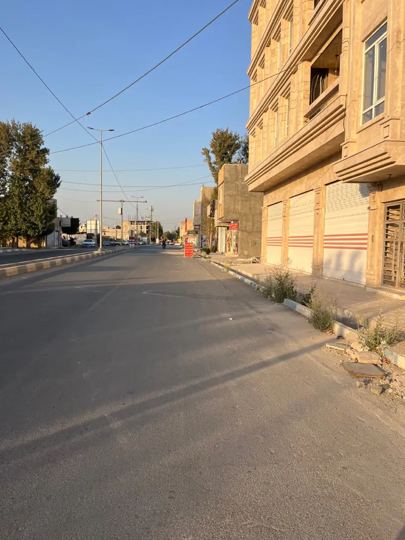 ۱۲۵ متر زمین با موقعیت تجاری و مسکونی با مجوز