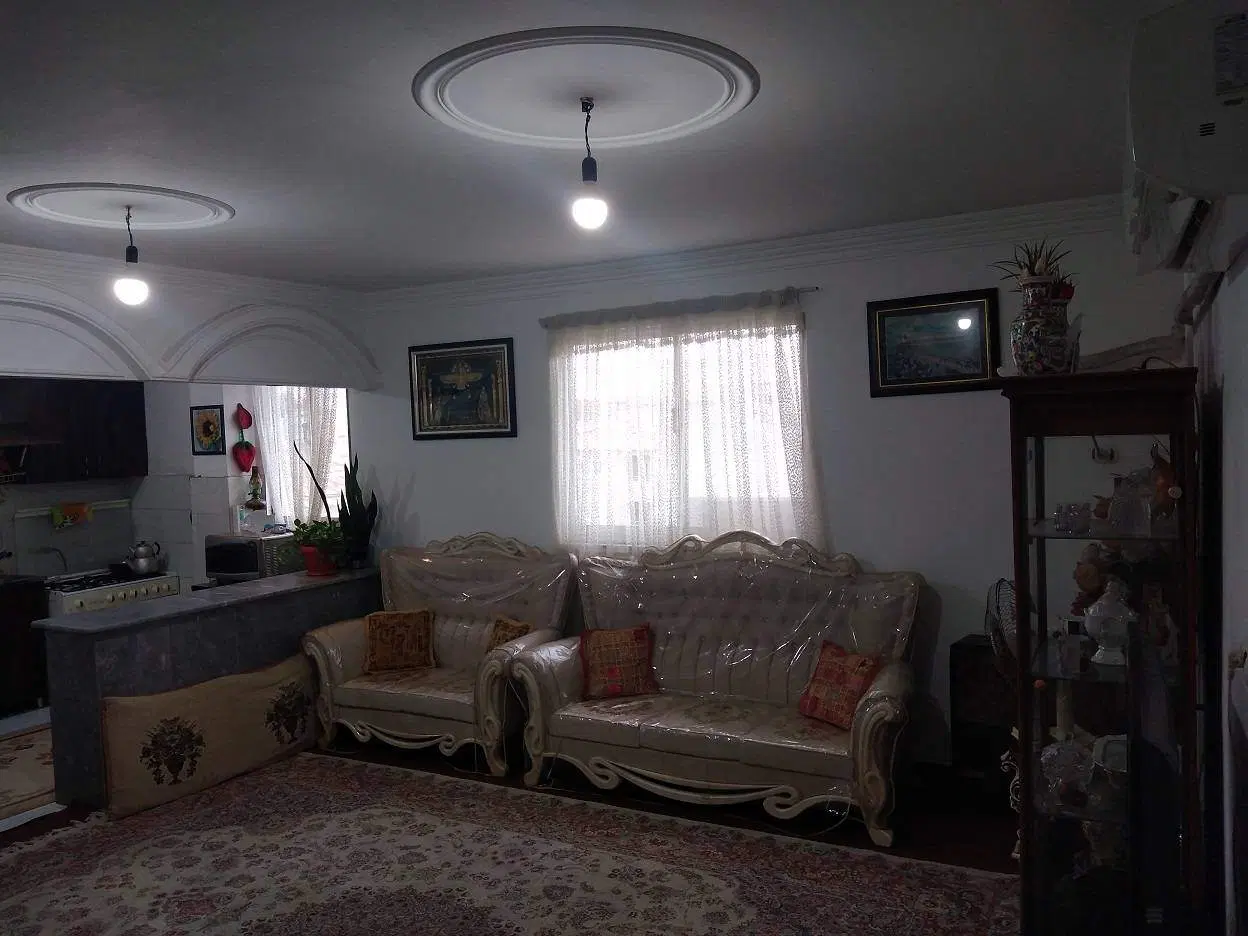 خانه با مغازه 105 متری پاستور