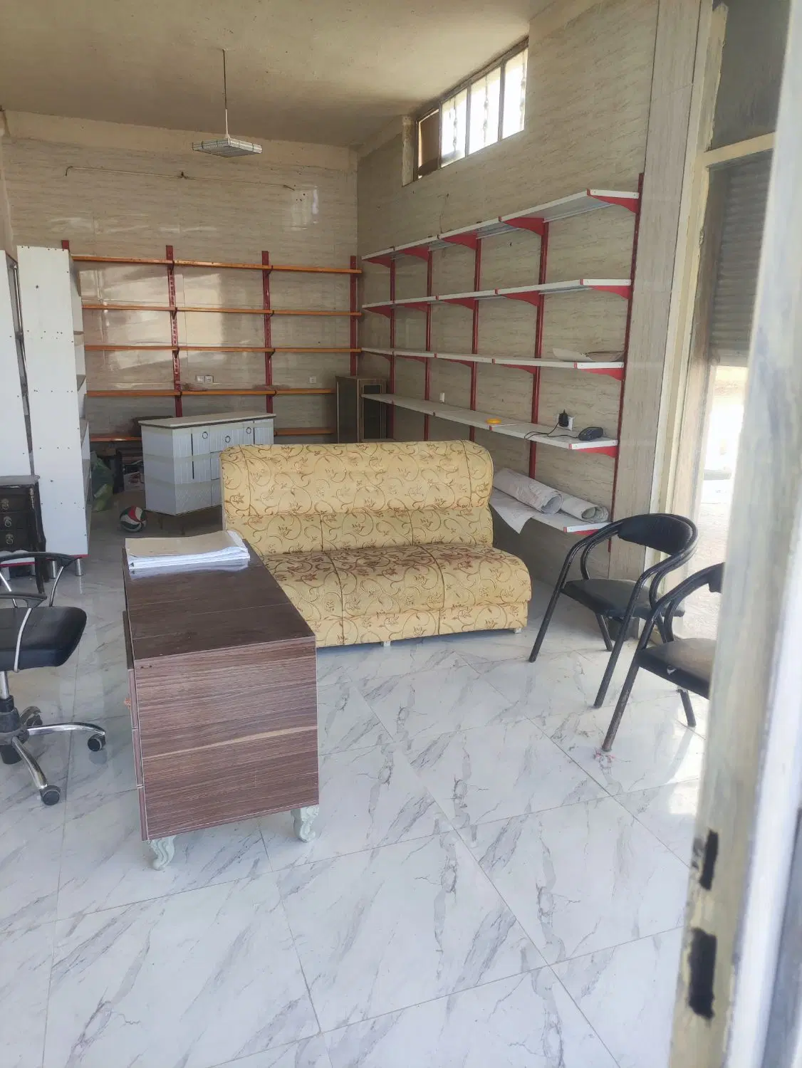 مغازه 28متری در خیابان 18متری اندیشمند