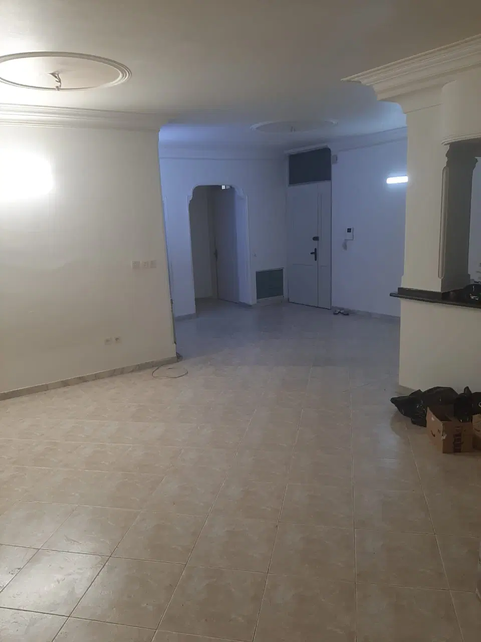رهن و اجاره واحد سه خواب ۱۴۰ متری کم واحد