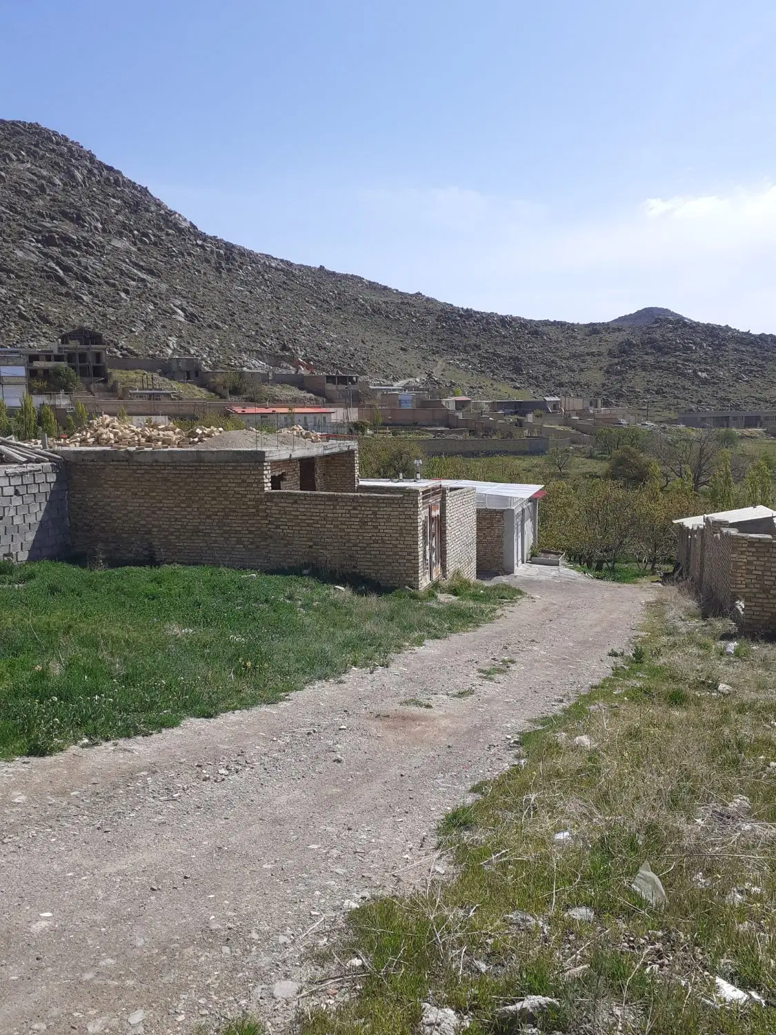زمین دواسب