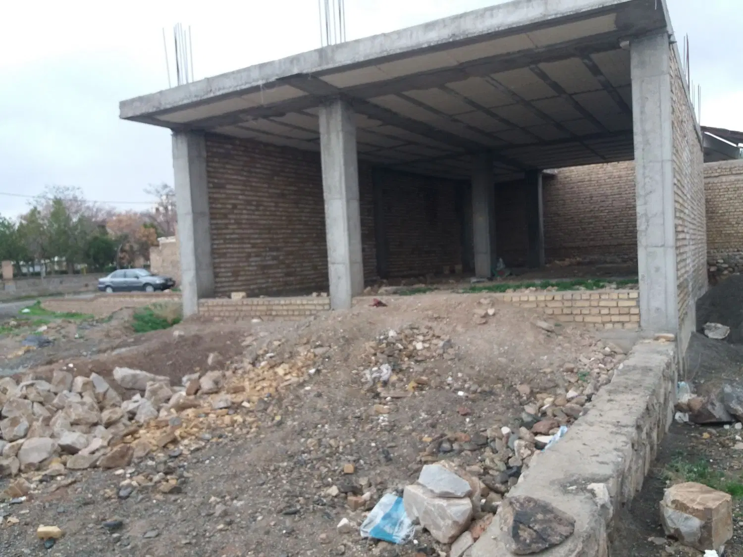خانه نیم ساخت