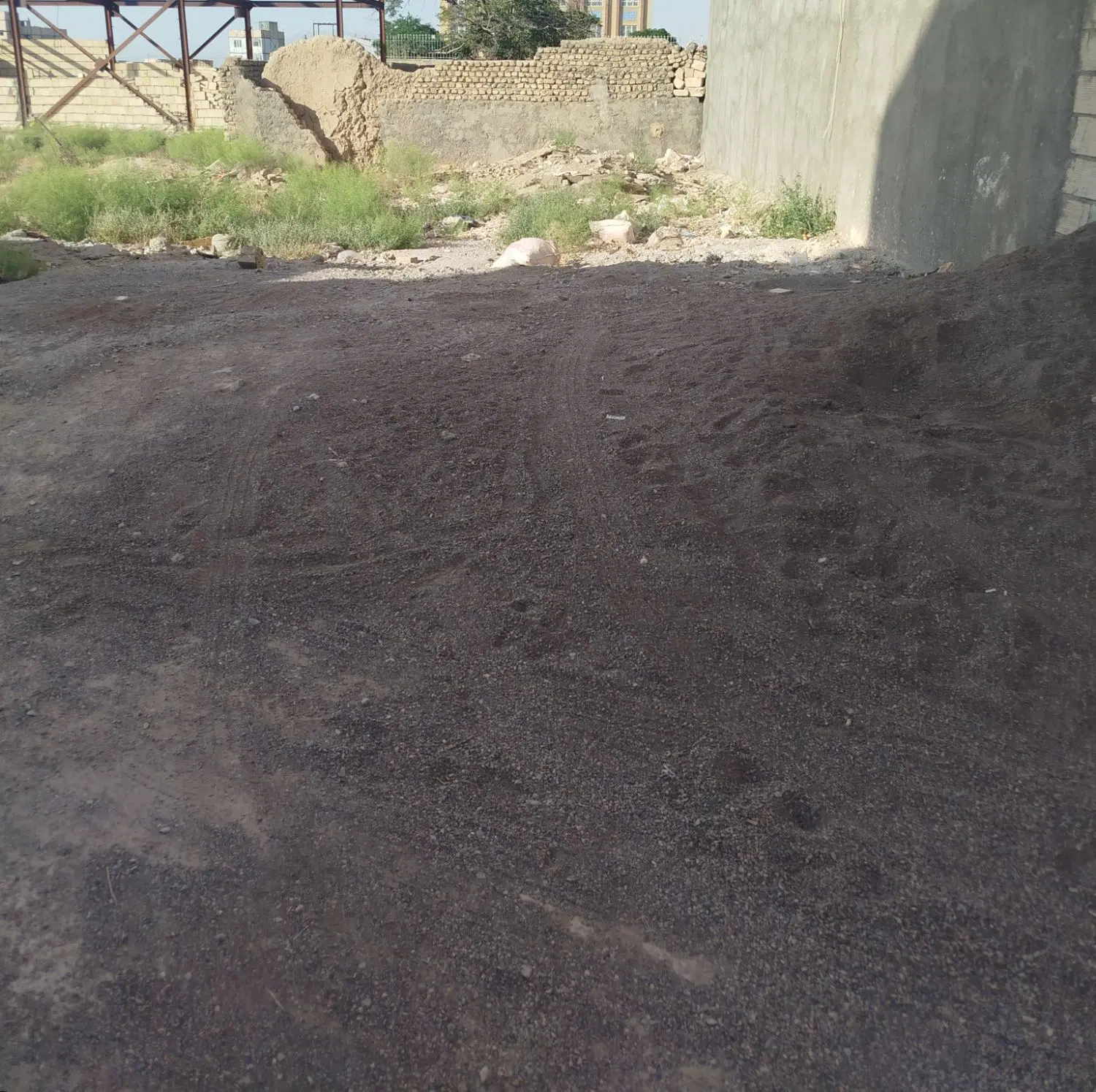 زمین فروشی