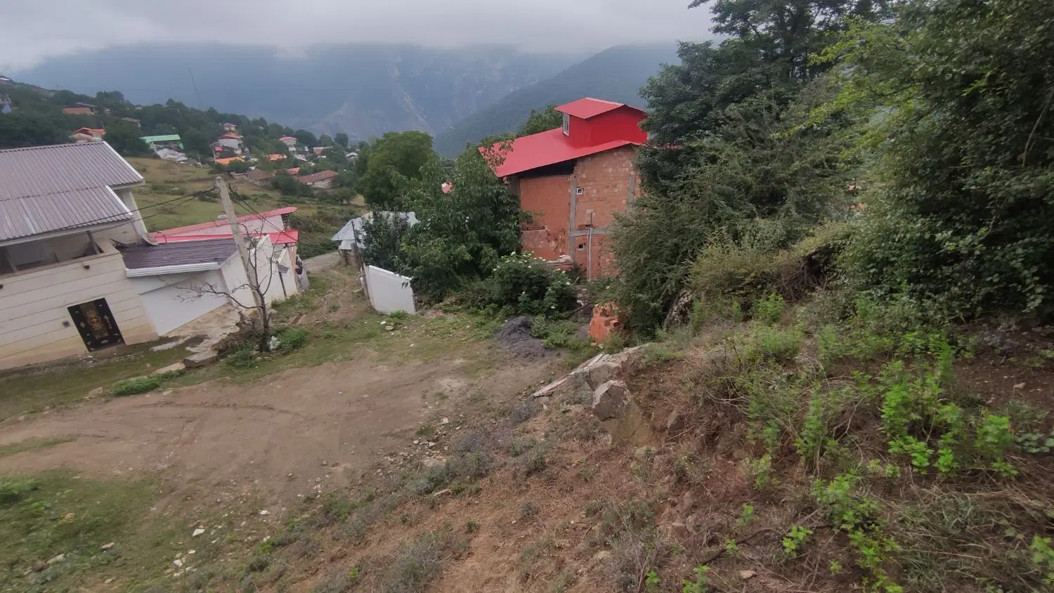 فروش زمین ۱۹۰ متری داخل بافت روستای کارمزد سوادکوه